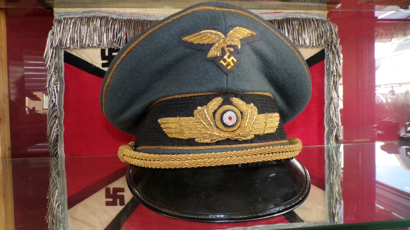 Luftwaffe Generals Visor Cap Wolfgang Pickert 1/3