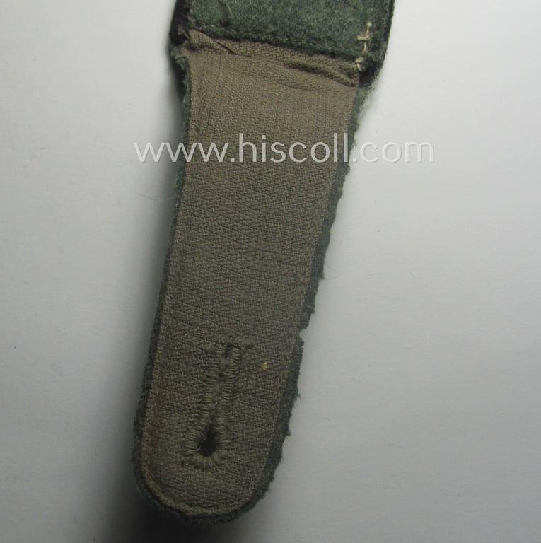 Single, WH (Heeres) 'M40 o. M43'-pattern, NCO-type shoulderstrap: 'Uffz. eines Pionier-Abtlgs. o. Rgts.'
