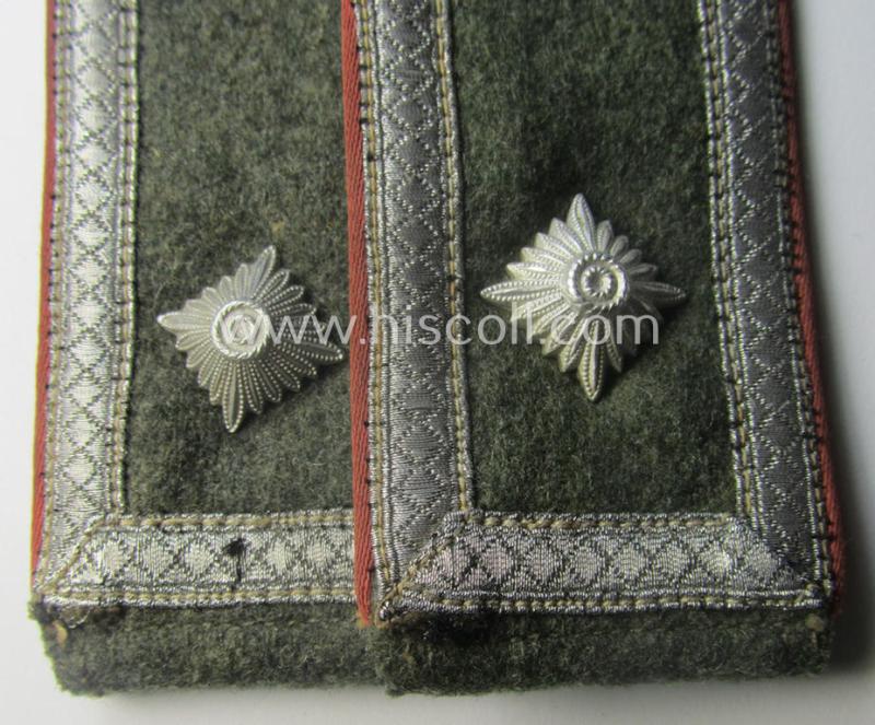 Pair of WH (Heeres), early- (ie. mid-) war period- (ie. 'M40 o. M43'-pattern) NCO-type shoulderstraps as was intended for a: 'Feldwebel eines Panzer- o. Panzerjäger-Abts. o. Rgts.'