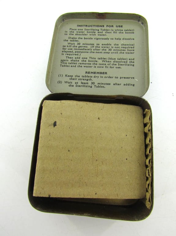 British WWII ( RAF ) water sterilizing outfit - complete