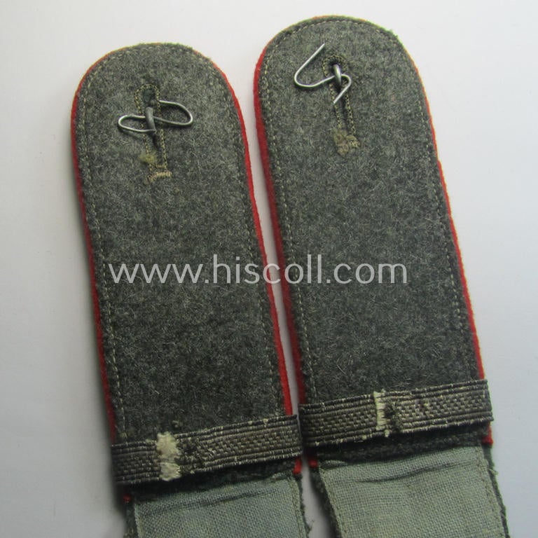 Pair of early-war-period, WH (Heeres) 'M40'-pattern 'cyphered' EM-type shoulderstraps as was intended for a: 'Soldat u. Unteroffiziers-Anwärter und Mitglied des Artillerie-Rgts. 3'