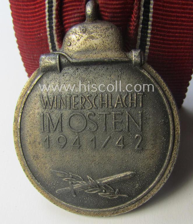 Unusually found, 'Einzelspange' showing a: 'Winterschlacht im Osten 1941-42' (or: Eastern Front- or: 'Ost'-medal) being a detailed- and/or typical, zinc- ie. 'Feinzink'-based specimen