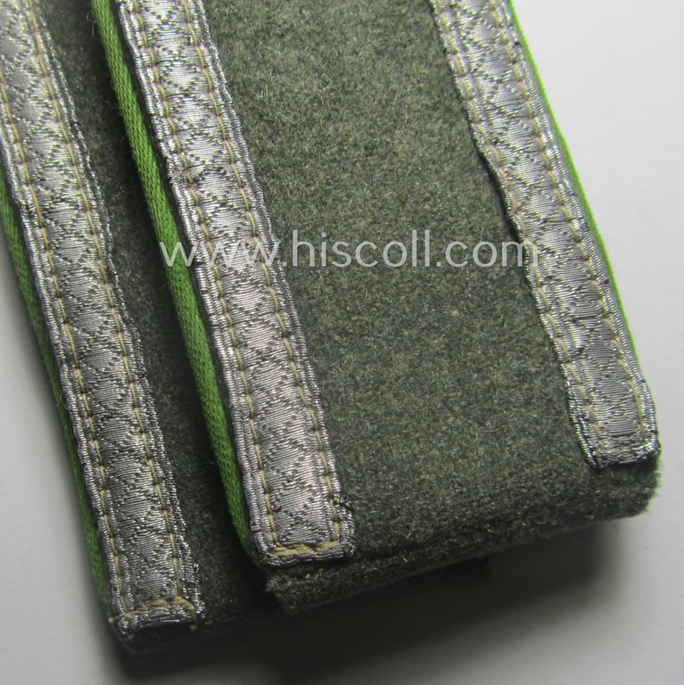 Pair of WH (Heeres) mid-war-period- (ie. 'M41 o. M43'-pattern-) NCO-type shoulderstraps as was intended for usage by an: 'Unteroffizier der Panzer-Grenadier-Trpn.'