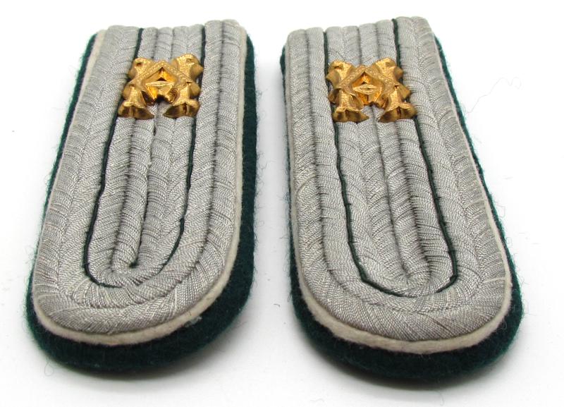 Wehrmacht Heeres Verwaltung, (Army Administration) Shoulder Boards