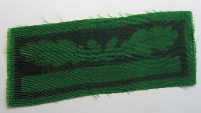 Neat - albeit regrettably single - officers'-pattern, WH (Heeres o. Waffen-SS) rank-insignia-bar (for usage on the various camouflaged-uniforms) as was used by an officer holding the rank of: 'Leutnant' (ie.: 'Waffen-SS Untersturmführer')