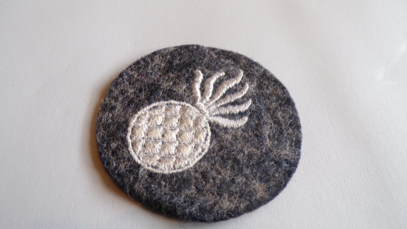 Luftwaffe Light Aerial Bomb Armorer Trade Badge