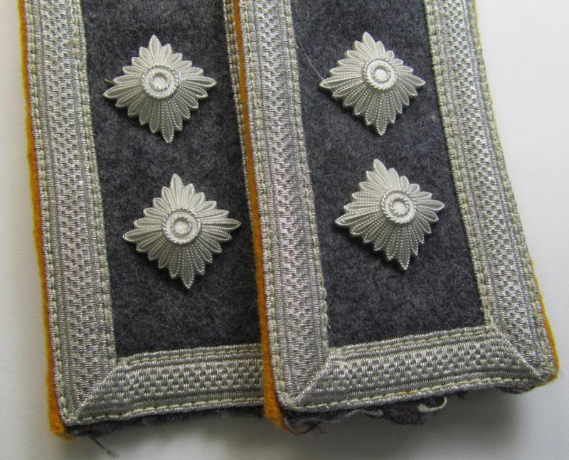 Attractive - and fully matching! - pair of mid- (ie. later-) war-period, WH (Luftwaffe) NCO-type shoulderstraps as was intended for usage by an: 'Oberfeldwebel der Flieger o. Fallschirm-Truppen'