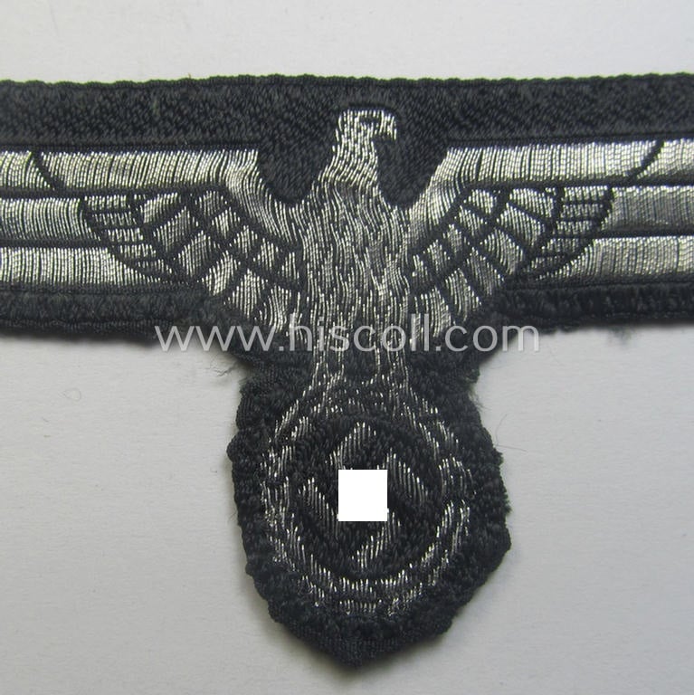 Superb -  truly used and tunic-removed - WH (Heeres Pz) 'flatwire'-woven, officers'-type breast-eagle (ie. 'Brustadler für Offiz.) as executed in silverish-coloured braid as was intended for usage on the officers'-pattern 'wrap-around'-tunics
