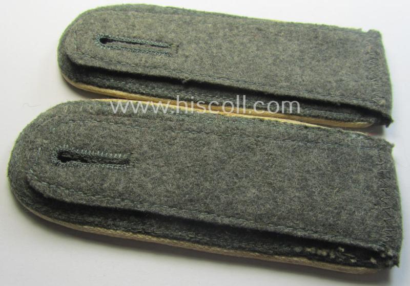 Pair of WH (Heeres) NCO-type shoulderstraps: 'Unteroffizier eines Infanterie-Rgts.'