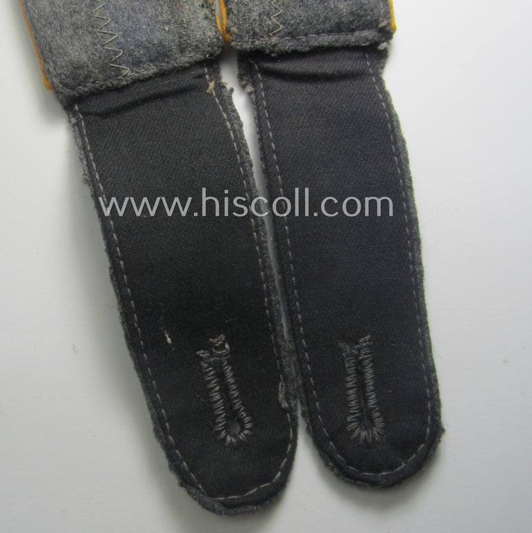 Hardly used- nor worn, pair of WH (Luftwaffe) EM-type shoulderstraps as intended for usage by a: 'Soldat der Flieger- o. Fallschirmjäger-Trpn.'