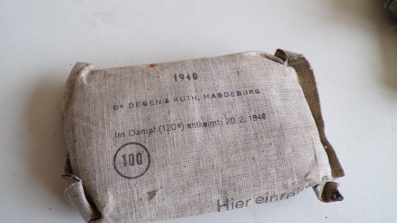 Wehrmacht Field Dressing Grouping (5 Pcs)