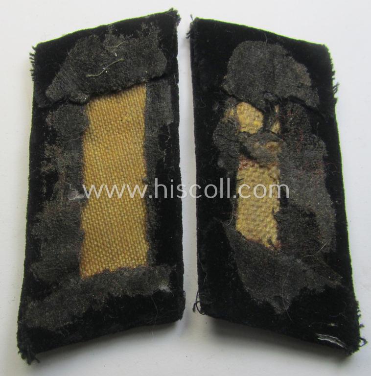 Neat pair of RAD- (ie. 'Reichsarbeitsdienst') hand-embroidered, officers'-type collar-tabs (of the 2nd pattern) as mounted onto a black-coloured- (ie. velvet-based) background as intended for a medium-ranked RAD-officer ('mittlere Führer')