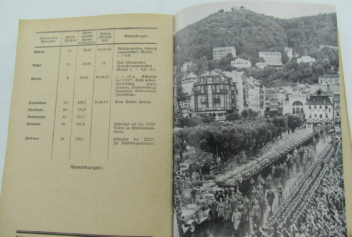 Hitler Youth small Booklet : "Schulkamerad" from Dr. Königs