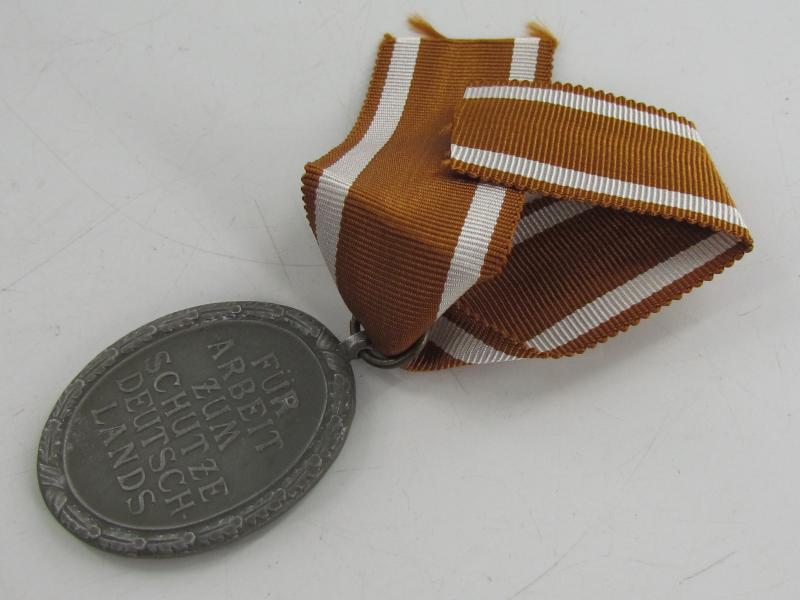 Westwall Medal ( Late War Zink )