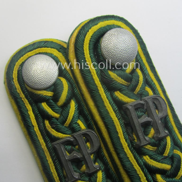 Pair of WH (Heeres) neatly 'cyphered', NCO-type shoulderboards as intended for a WH (Heeres) 'Feldpost-Lagermeister' (being of a rank comparable with a soldiers'-rank)