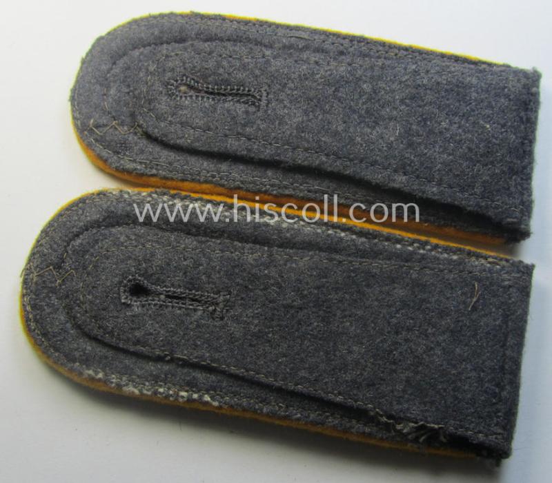 Very unusually seen, pair of WH (Luftwaffe) NCO-type, neatly 'cyphered' shoulderstraps as was intended for usage by a: 'Feldwebel der Flieger- o. Fallschirmjäger-Truppen u. Mitglied einer Unteroffiziersschule'