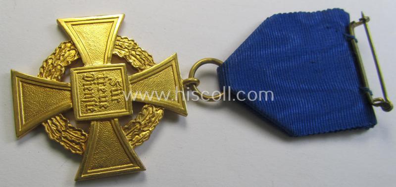 Attractive, 'Treuedienst Ehrenzeichen 1. Klasse' being a (typical) non-maker-marked example that came mounted onto its original ribbon (ie. 'Bandabschnitt') and that comes stored in its non-maker-marked etui as issued and/or found