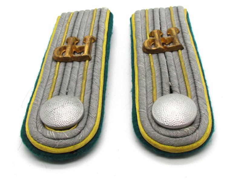 Wehrmacht Feldpost officer’s insignia in rank Feldpostsekretär