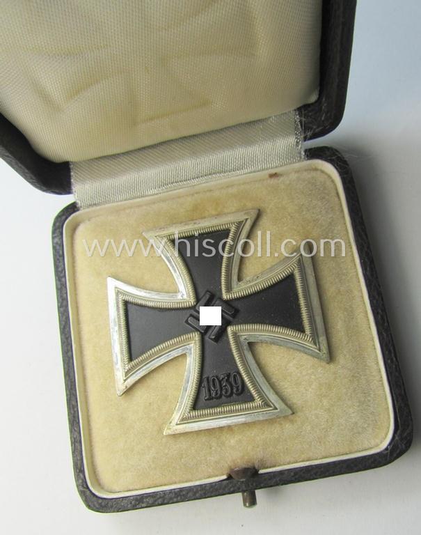 Superb, 'Eisernes Kreuz 1. Klasse' (ie. Iron Cross 1st class) being an (I deem) early-war-period produced: '4'-marked (ie. by: 'Steinhauer & Lück'-produced) example and that comes complete in its specific etui as issued and/or recently found