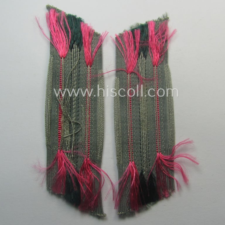 Pair of WH (Heeres) EM/NCO-type collar-tabs (or: 'Einheitskragenspiegel') as piped in the bright-pink branchcolour as intended for the: 'Panzer- o. Panzerjäger-Trpn.'