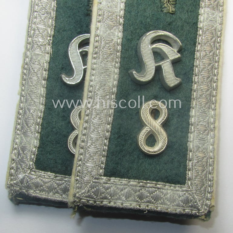 Pair of WH (Heeres )typically 'privately-purchased'-pattern, NCO-type 'cyphered' shoulderstraps: 'Unterfeldwebel des Kradschützen-Btlns. 8'