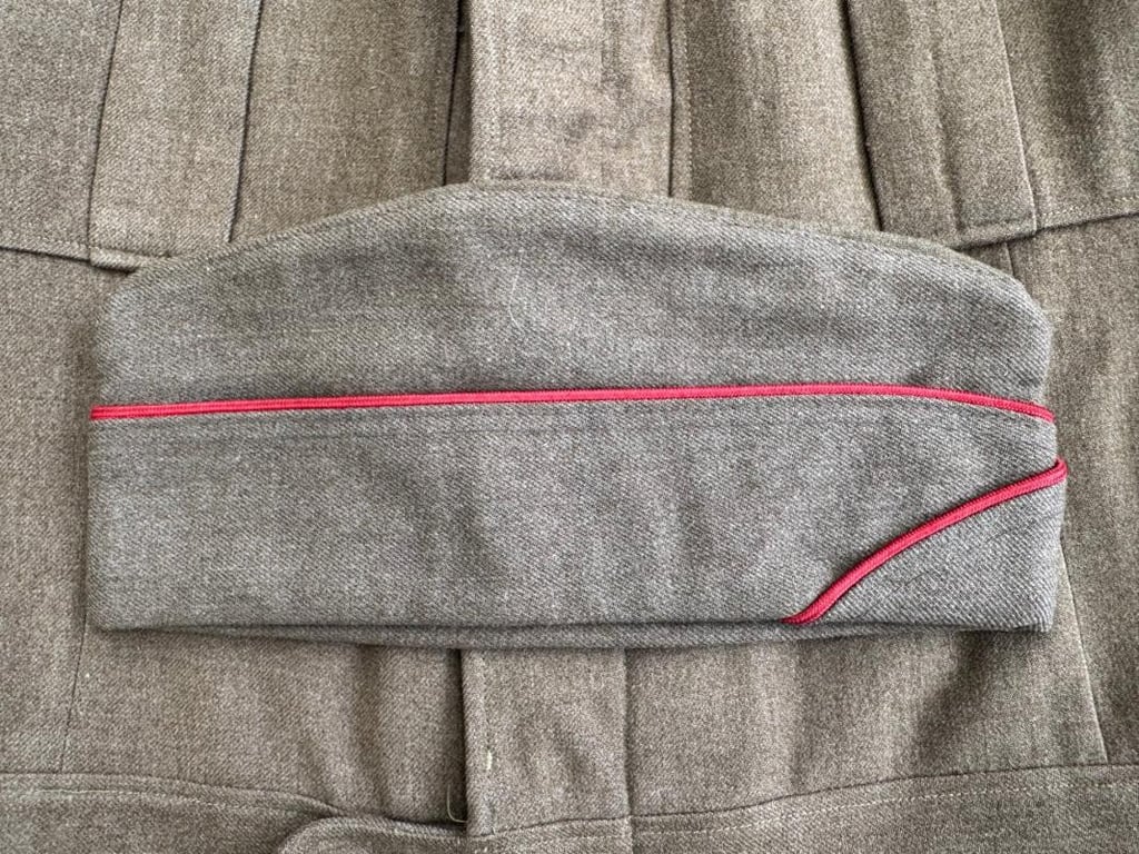 US WWII Glider Artillery Ike Jacket and Garrison Cap