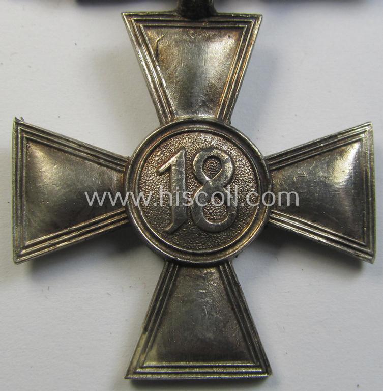 Superb, WH (Heeres o. KM) so-called: 'Einzelspange' (being of the detachable-pattern!) showing a: 'WH-DA 2. Stufe' (as was intended for 18 years of service) and that comes with its accompanying, single-pieced: 'Feld- o. Bandspange'