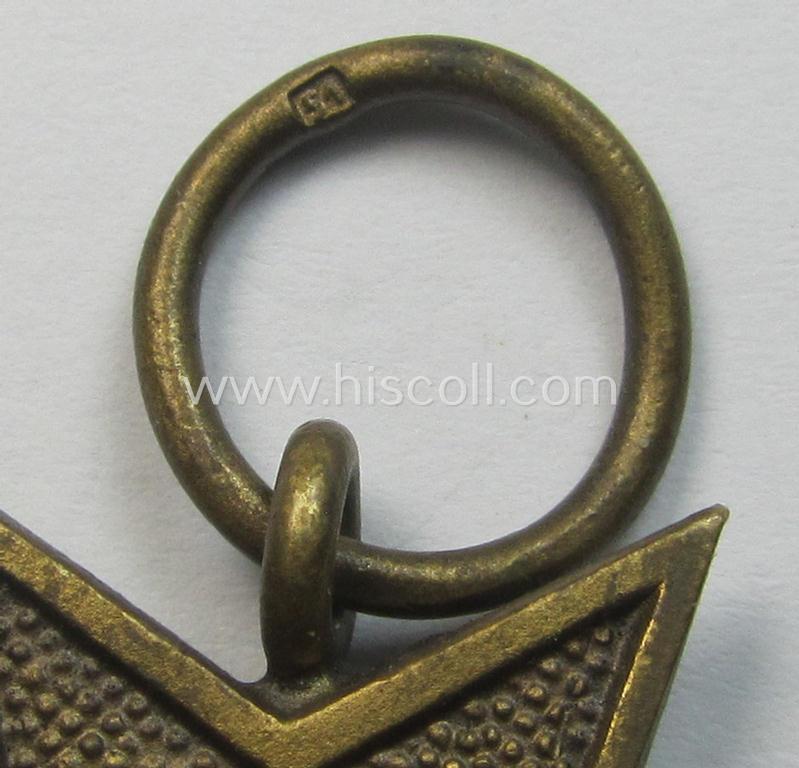 Medal-set: 'KvK II. Klasse mit Schwertern' being a clearly maker- (ie. '51'-) marked- and/or: 'Buntmetall'-based specimen as was produced by the maker: 'Eduard Görlach & Söhne' and that came with its period and confectioned ribbon