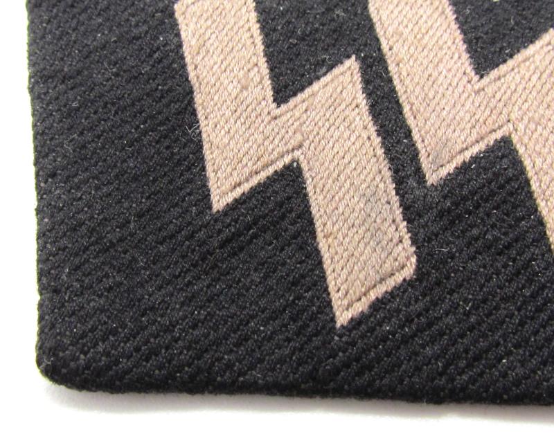 Waffen-SS ‘BeVo’ collar tab set ( with glass made pip )