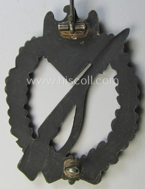 Neat, 'Infanterie Sturmabzeichen in Silber' being a scarcely seen, non-maker-marked- and/or zinc- (ie. 'Feinzink'-) based specimen as was presumably procuded by the desirable: 'Ernst L. Müller'-company