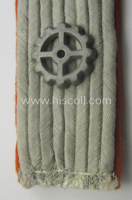 Single, WH (Heeres) neatly 'cyphered', officers-pattern shoulderboard as intended for a: 'Leutnant u. Feldingenieur des Heeres'