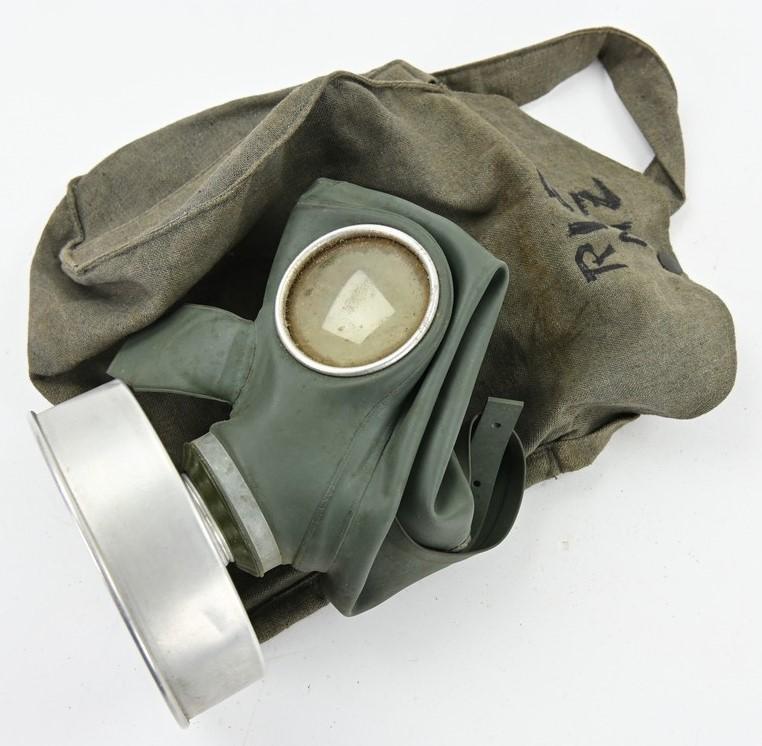 German LS M37 Civil Gasmask with Filter in Carrying Pouch