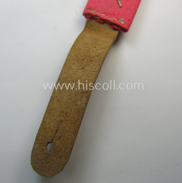 Single - but nevertheless scarcely found! - WH (Heeres) 'cyphered' officers'-type shoulderboard as was intended for usage by a: 'Oberleutnant u. Mitglied eines Panzer-Aufklärungs-Abtlgs.'