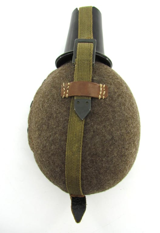 Wehrmacht M31 Canteen with Webbing strap by MN 1942