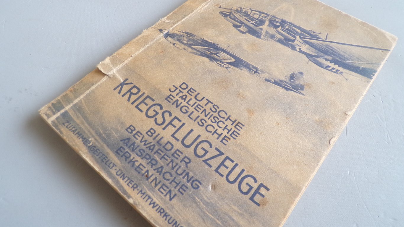 D.L.V Glider pilot's logsbook