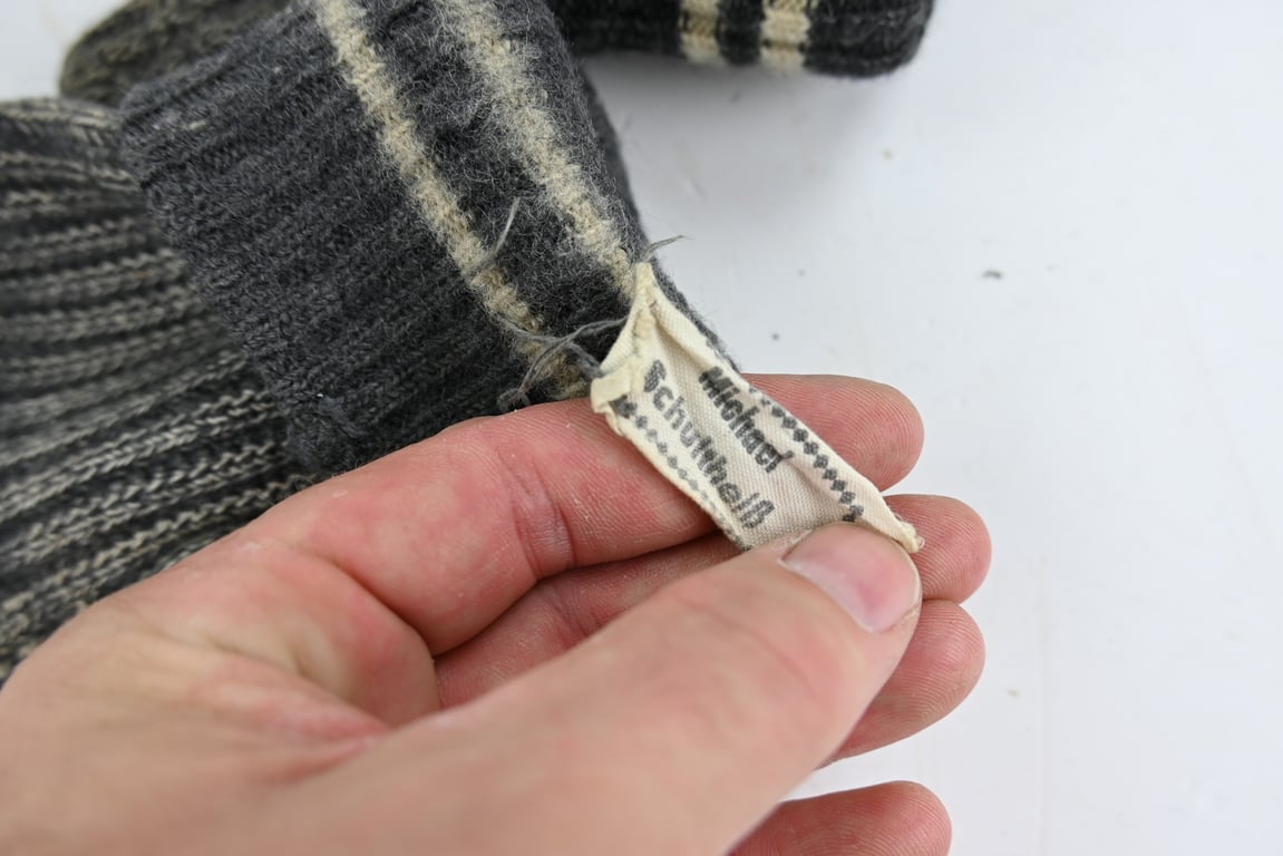 German WH EM Gloves