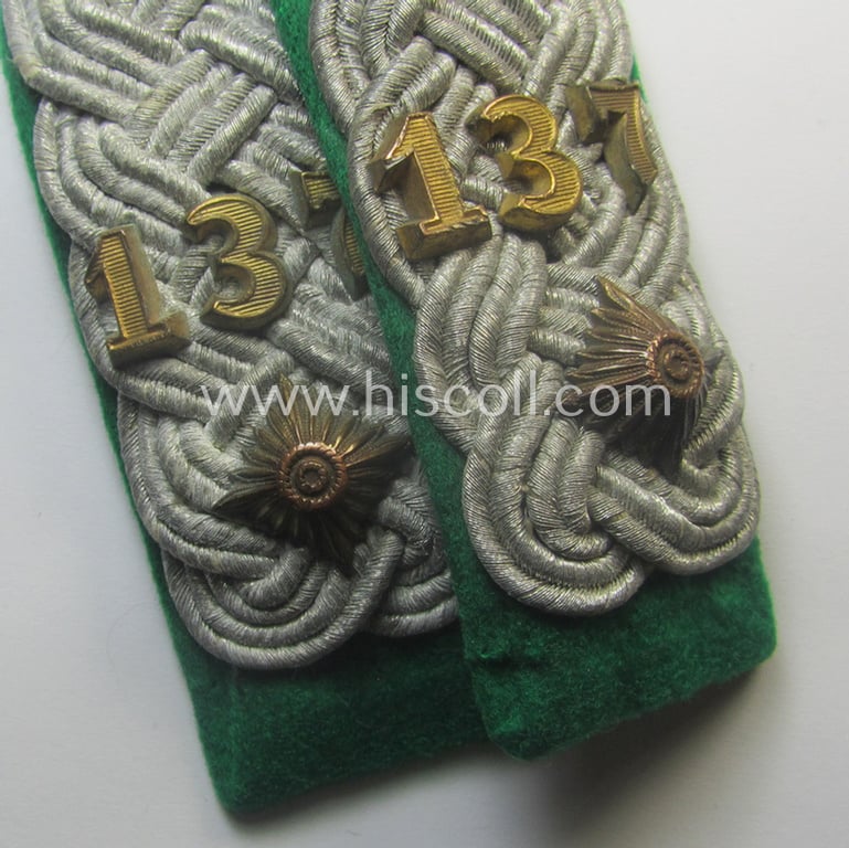 Pair of WH (Heeres) neatly 'cyphered', officers'-type shoulderboards as piped in the darker-green-coloured branchcolour as was intended for usage by an: 'Oberstleutnant des Gebirgsjäger Rgts. 137'