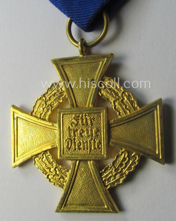 Attractive, 'Treuedienst Ehrenzeichen 1. Klasse' (or: golden-class, civil loyal-service-medal as was intended for 40 yrs. of loyal service) being a nicely preserved and non-marked specimen