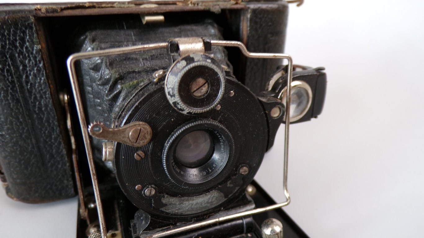 Ica "Icarette" folding camera