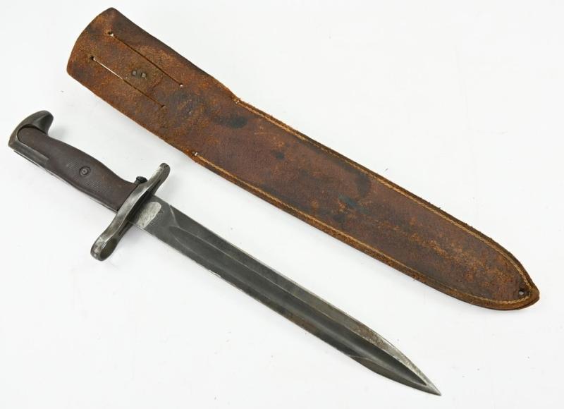 US WW2 M1 Garand Bayonet with Leather Scabbard
