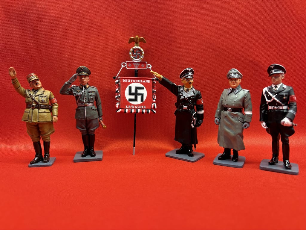LEIBSTANDARTE SS ADOLF HITLER KING & COUNTRY FIGURE COLLECTION.