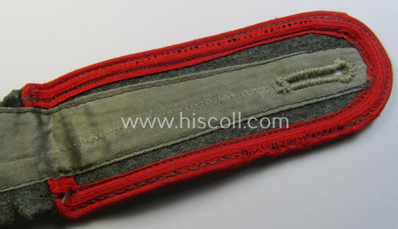 Single, later-war period- (ie. so-called: 'M44'-pattern-) 'simplified' WH (Heeres) enlisted-mens'-type shoulderstrap as was intended for a: 'Soldat eines (Sturm)Artillerie-Regiments'