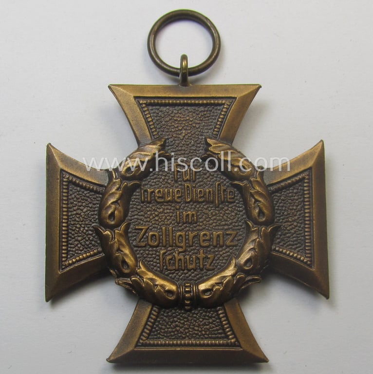 Superb, 'Zollgrenzschütz-Ehrenzeichen' (or: customs loyal-service medal) that comes together with its full-length ribbon (ie. 'Bandabschnitt') and that comes stored in its period (and scacely seen!) etui