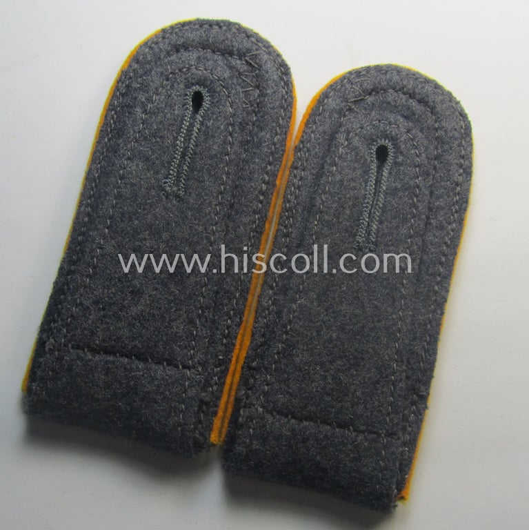 Attractive - and fully matching! - pair of mid- (ie. later-) war-period, WH (Luftwaffe) NCO-type shoulderstraps as was intended for usage by an: 'Unteroffizier der Flieger o. Fallschirm-Trpn.'