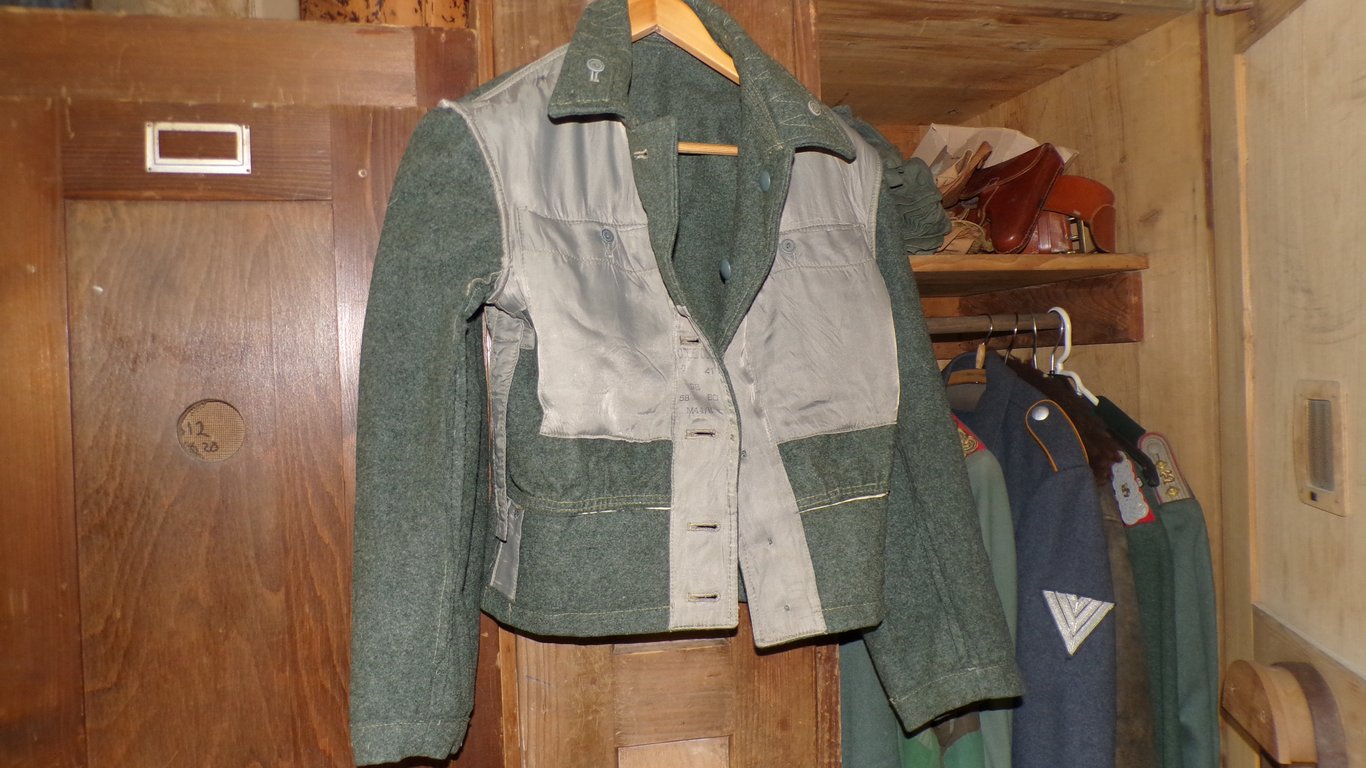 MINT Pioneer Unworn Combat M44 Tunic