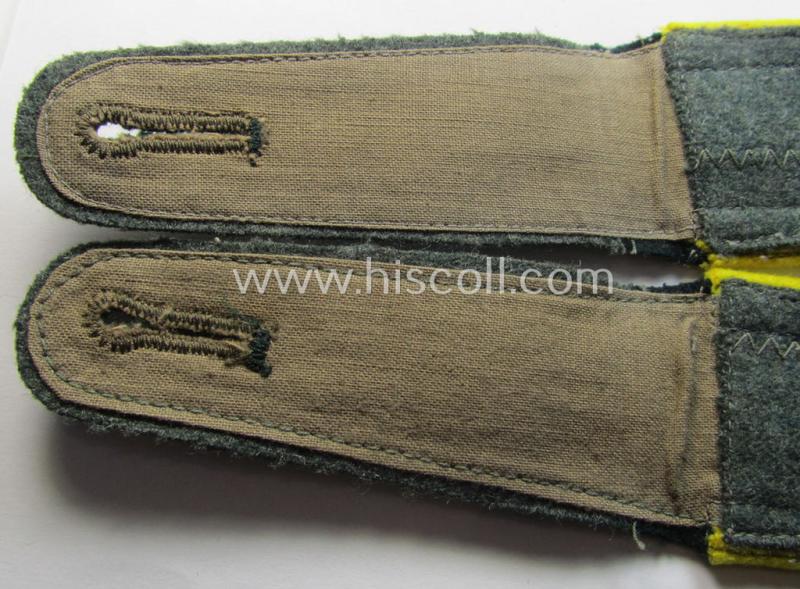 Attractive - and fully matching! - pair of WH (Heeres) NCO-type (ie. 'M40-pattern) shoulderstraps as was intended for usage by an: 'Unteroffizier eines Heeres Nachrichten-Abteilungs'