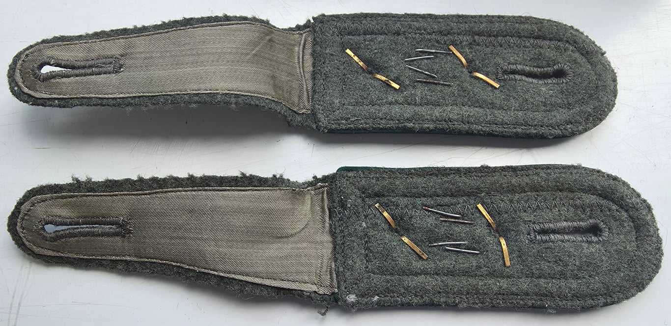 WH pair of Gebirgsjäger M43 straps to NCO Regt.98