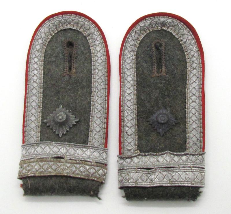 Wehrmacht (Heer) M40 Feldwebel Artillery.(Offiziersanwärter) shoulder boards