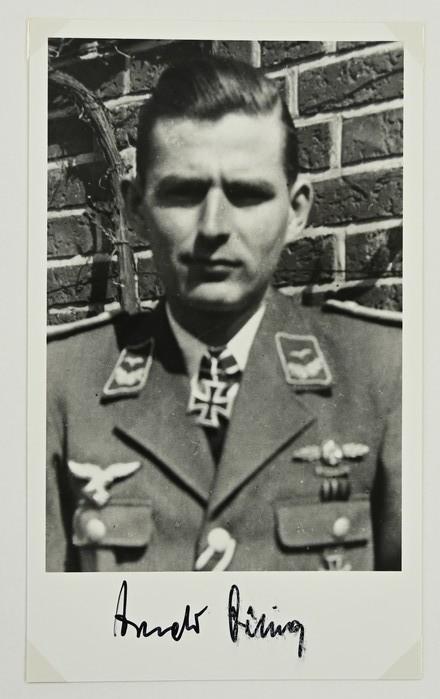 Signature of Luftwaffe KC Recipient ''Arnold Döring"'