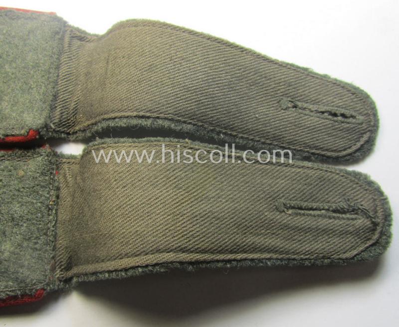 Pair of WH (Heeres) EM-type shoulderstraps: 'Soldat eines (Sturm)Art.-Abtgs. o. Rgts.'